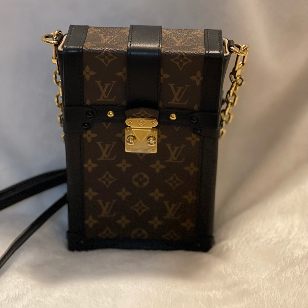 Louis Vuitton petite vanity chain bag